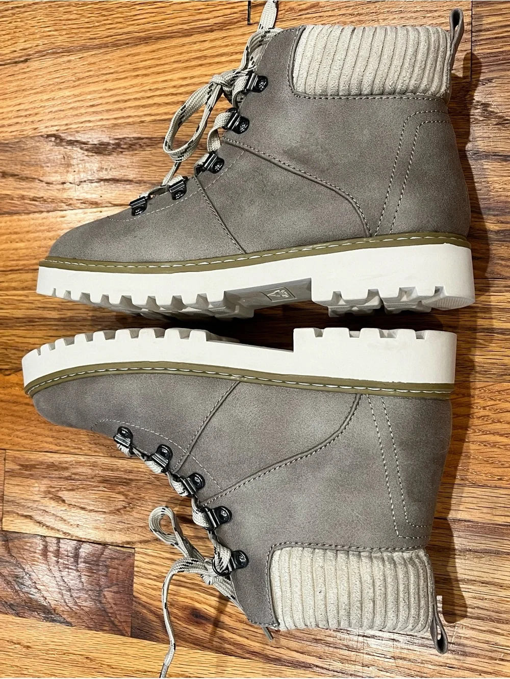 Cliffs White Mountain Connie Lace Up Gray Ankle Boots Size 7 Read Description